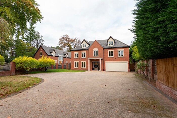 6 Bedroom Detached House To Rent In Warwick Road, Knowle, Solihull, West Midlands, B93