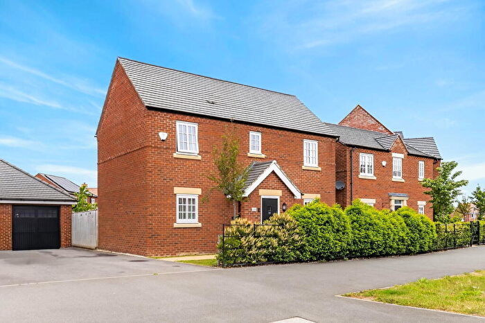 3 Bedroom Detached House For Sale In Meadow Road, Wixams, MK45