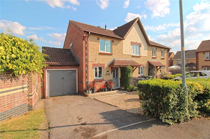 2 Bedroom End Terrace House For Sale In Honeysuckle Close, Trowbridge, BA14
