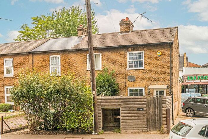 1 Bedroom End Terrace House For Sale In Hawks Road, Kingston Upon Thames, KT1