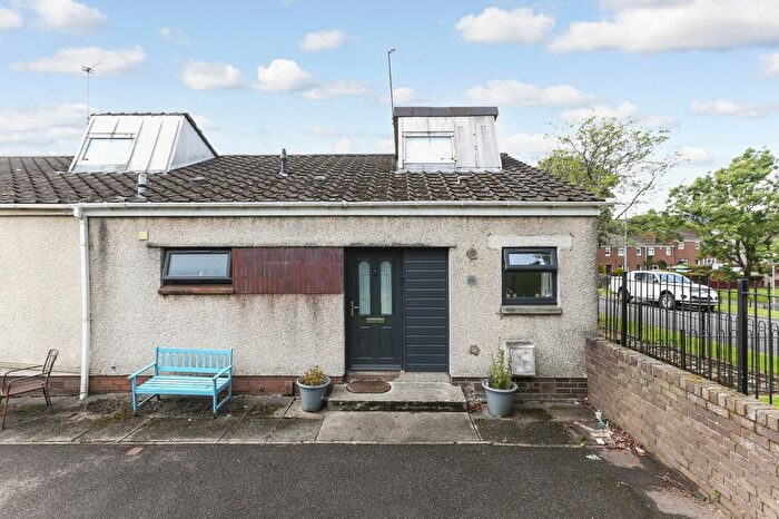 3 Bedroom End Of Terrace House For Sale In Holms Crescent, Erskine, Renfrewshire, PA8