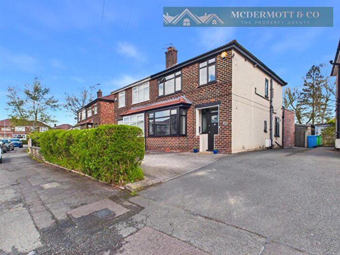 3 Bedroom Semi Detached House For Sale In Walmersley Road, Manchester, M40