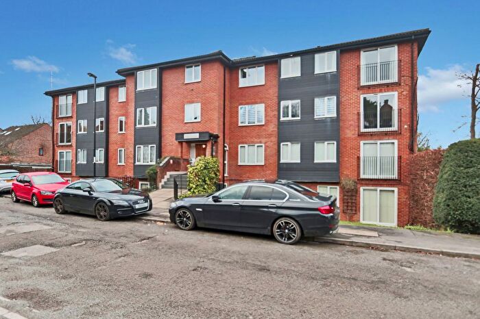 2 Bedroom Flat To Rent In Reedham Drive, Purley, CR8