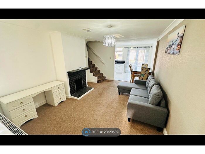 4 Bedroom Terraced House To Rent In Woodlands Avenue, Woodley, Reading, RG5