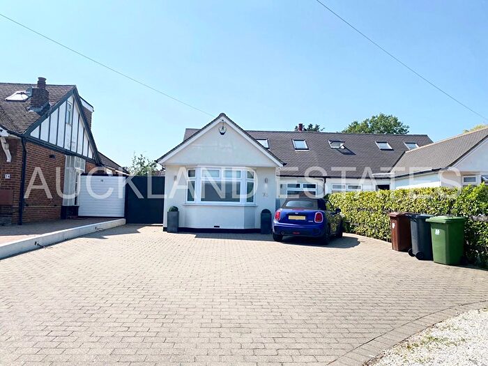 4 Bedroom Semi-Detached House To Rent In Dugdale Hill Lane, Potters Bar, EN6