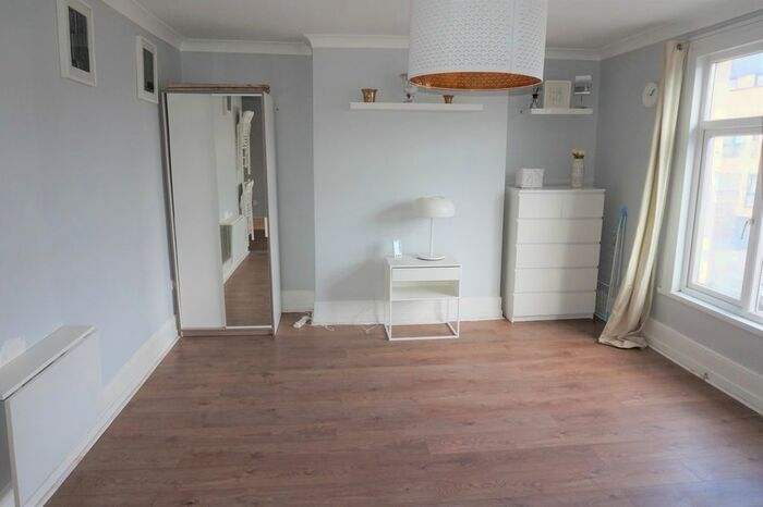 Studio To Rent In Lea Bridge Road, Leyton, London, E10