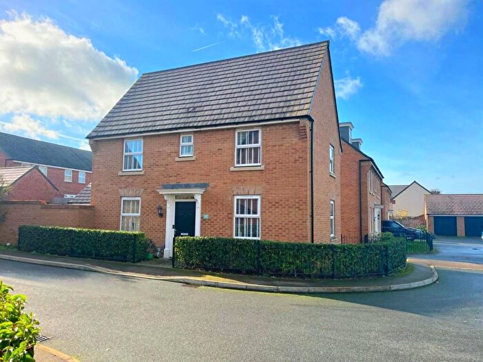 3 Bedroom Detached House For Sale In Simcoe Close, Earls Barton, Northamptonshire, NN6