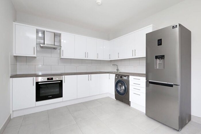 3 Bedroom Flat To Rent In Murray Grove, Old Street, N1
