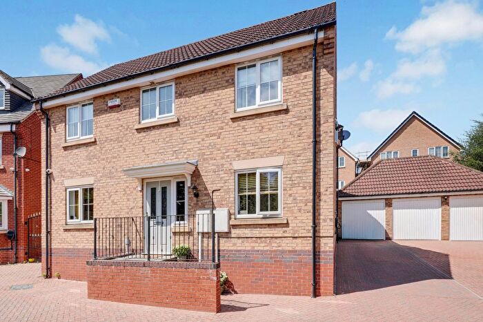 4 Bedroom Detached House For Sale In Bideford Close, Nottingham, NG3