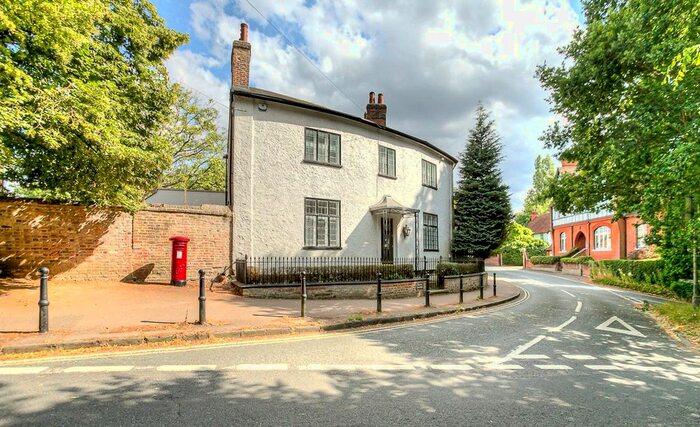 3 Bedroom Semi-Detached House For Sale In Wigley Bush Lane, South Weald, CM14