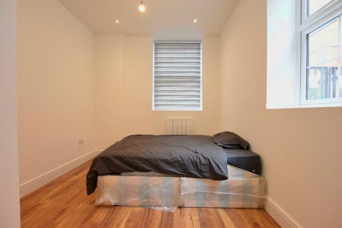 1 Bedroom Flat To Rent In Romford Road, E15