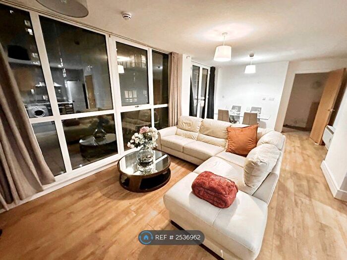 2 Bedroom Flat To Rent In Blackfriars Street, Manchester, M3