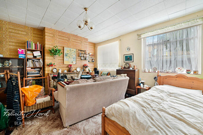 2 Bedroom Semi-Detached House For Sale In Hillreach, London, SE18