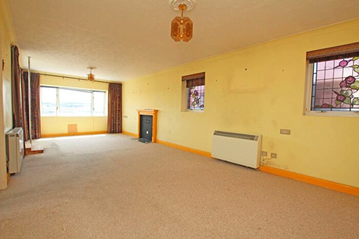 2 Bedroom Flat For Sale In St Leonards Road, Eastbourne, BN21