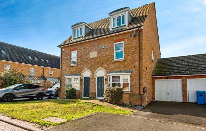 3 Bedroom Semi Detached House For Sale In Sanderling Way, Iwade, Sittingbourne, Kent, ME9