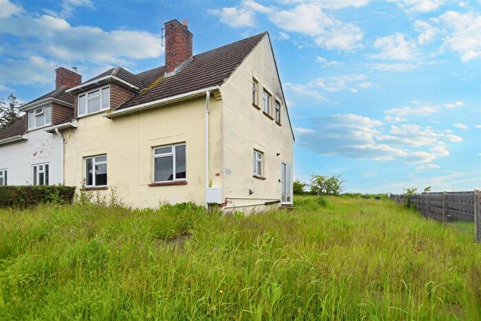 3 Bedroom Semi-Detached House For Sale In Hillside, Manston, Sturminster Newton, DT10