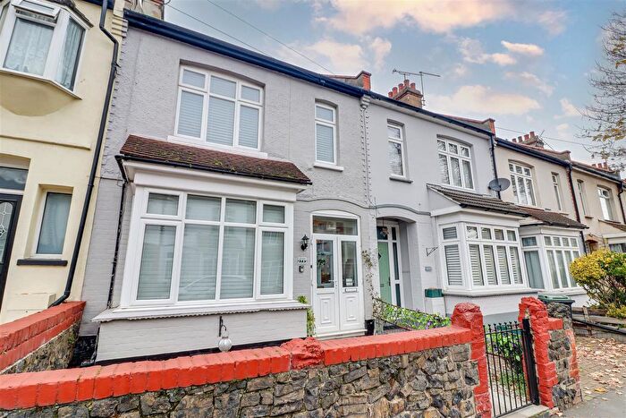 3 Bedroom Terraced House For Sale In Silverdale Avenue, Westcliff-On-Sea, SS0