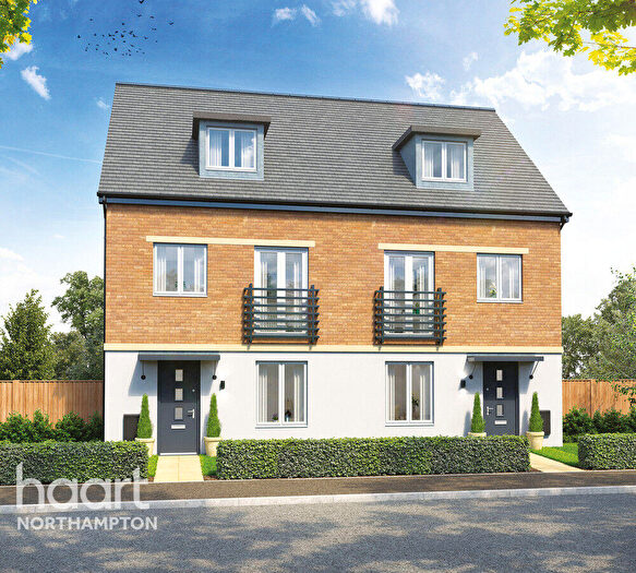 3 Bedroom Town House For Sale In The Melford, Northampton, NN5