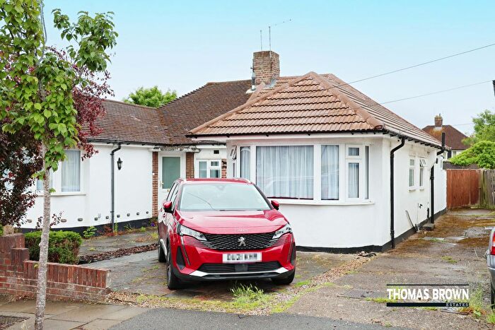 2 Bedroom Semi Detached Bungalow For Sale In Borkwood Way, Orpington, BR6