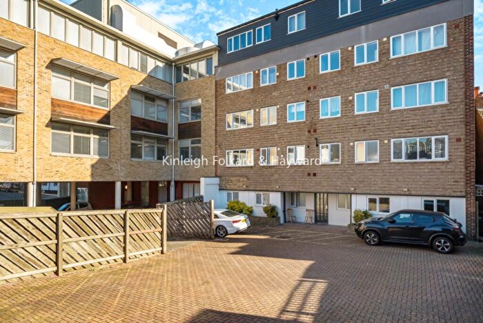 2 Bedroom Flat To Rent In Knighton Park Road, London, SE26
