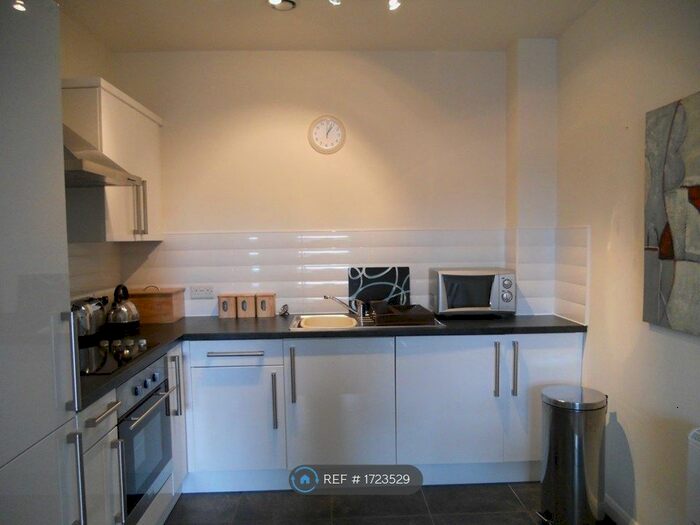 1 Bedroom Flat To Rent In Commercial Street, Morley, Leeds, LS27