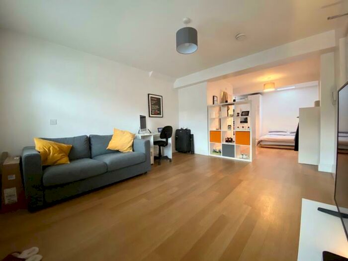 Studio To Rent In Ashley Road, Walton-on-Thames, Surrey, KT12