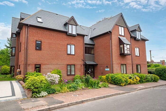 1 Bedroom Flat For Sale In Ashlawn Gardens, Andover, SP10