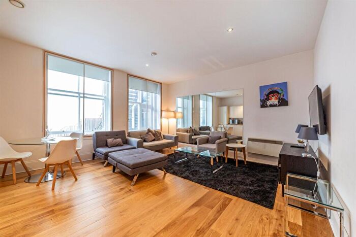 2 Bedroom Apartment To Rent In - Grainger Street, City Centre, NE1