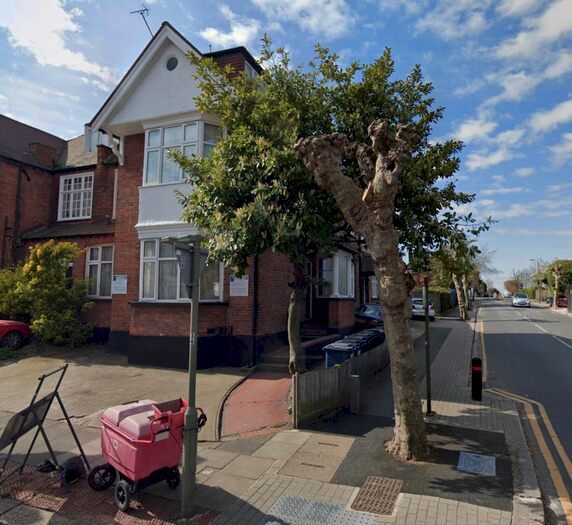 1 Bedroom Flat To Rent In Woodstock Road, London, NW11