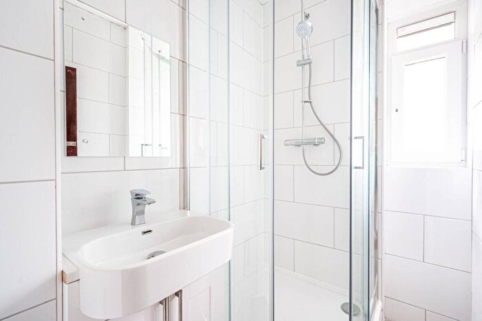 3 Bedroom Flat To Rent In Mayville Estate, , Newington Green, London, N16