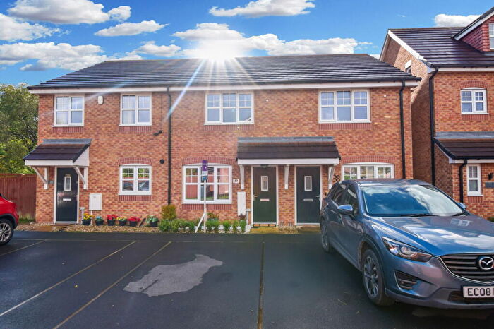 2 Bedroom Mews For Sale In Foundry Close, Leyland, PR25