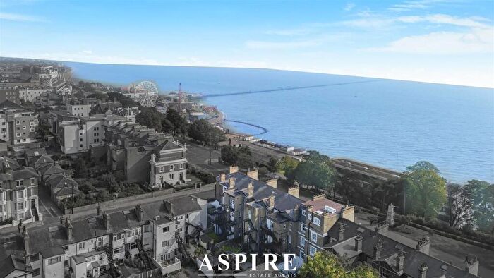 2 Bedroom Flat For Sale In Clifftown Parade, Southend-On-Sea, SS1