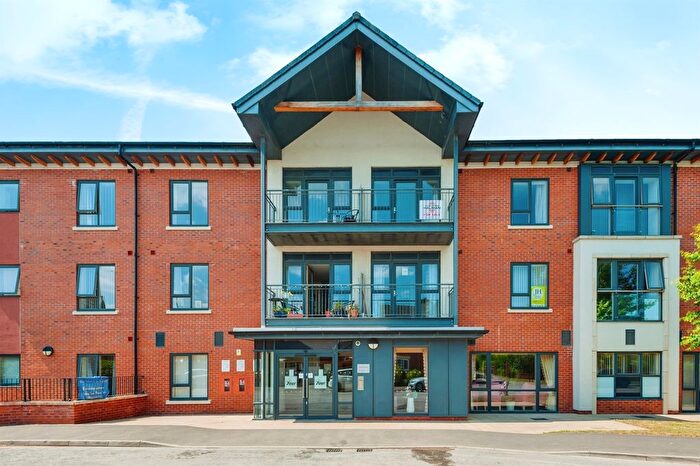 2 Bedroom Flat For Sale In Cable Drive, Helsby, Frodsham, WA6
