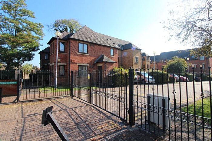 2 Bedroom Flat To Rent In Northwick Avenue, Kenton, Harrow, HA3