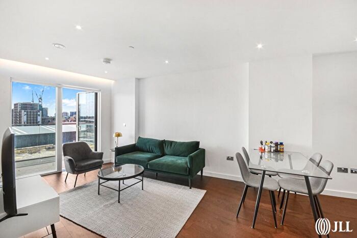 2 Bedroom Apartment To Rent In Lexington Gardens, London, SW11