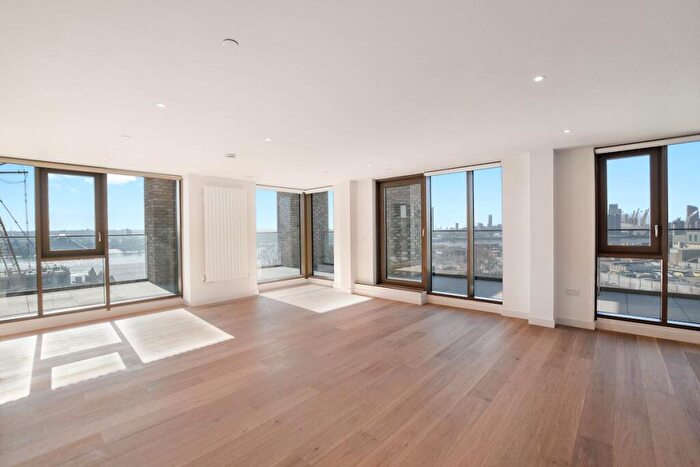 3 Bedroom Apartment To Rent In Clipper Street, London, E16