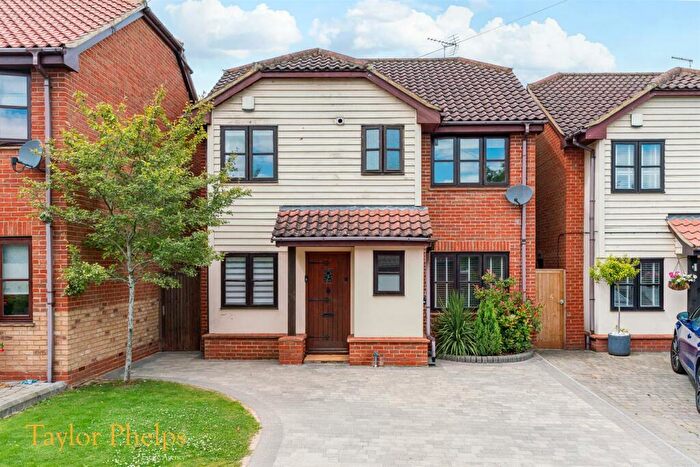 4 Bedroom Detached House For Sale In Bird Court, Colliers End, SG11