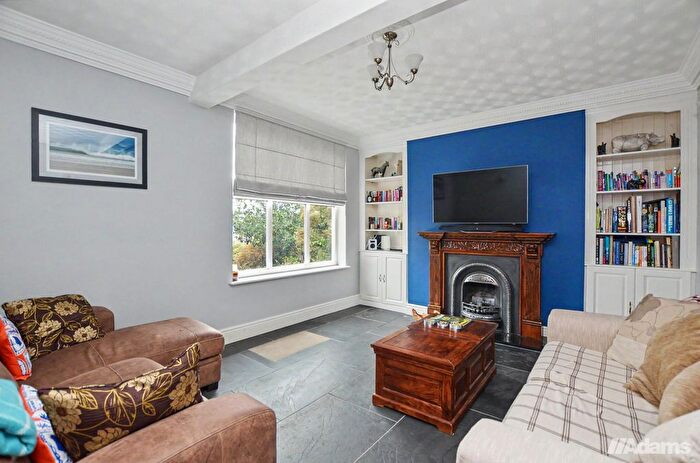 6 Bedroom Detached House For Sale In The Birches, Weston Road, Runcorn, WA7