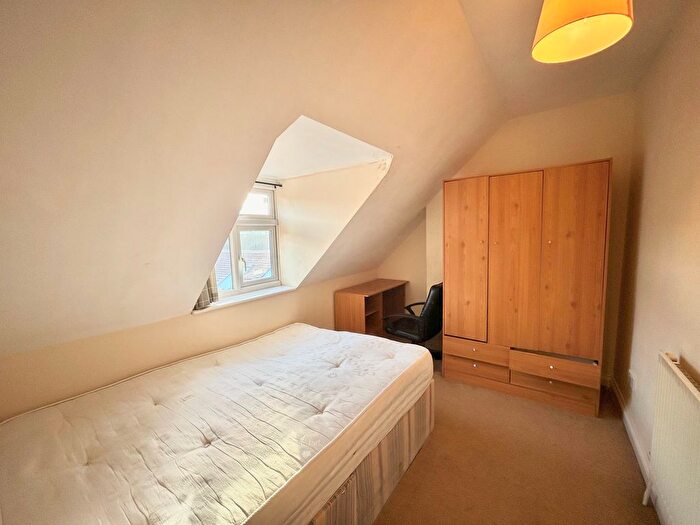 1 Bedroom Property To Rent In Cowley Road, Oxford, OX4