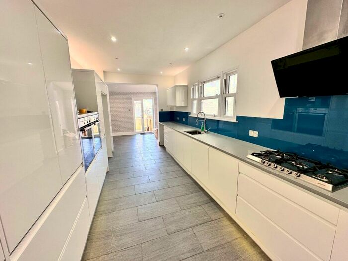 3 Bedroom Terraced House To Rent In Heavitree Road, Plumstead, London, SE18