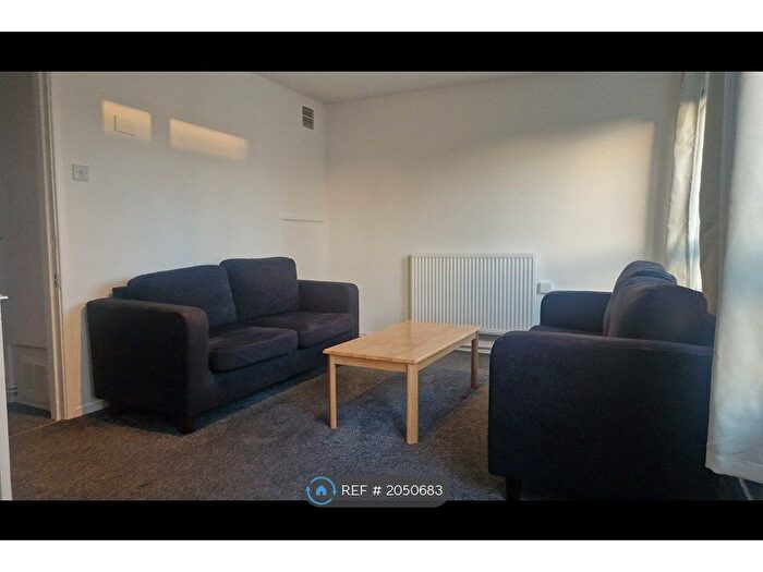 2 Bedroom Maisonette To Rent In Southern Grove, London, E3