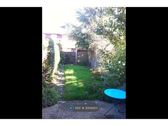 3 Bedroom Terraced House To Rent In Penton Place, London, SE17