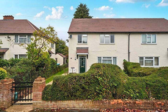 1 Bedroom Flat For Sale In Gresham Avenue, Warlingham, CR6