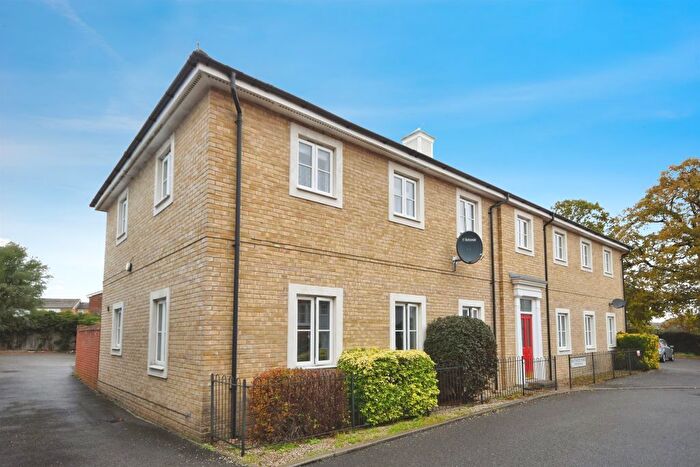 2 Bedroom Flat For Sale In Eastwood Park, Great Baddow, Chelmsford, CM2