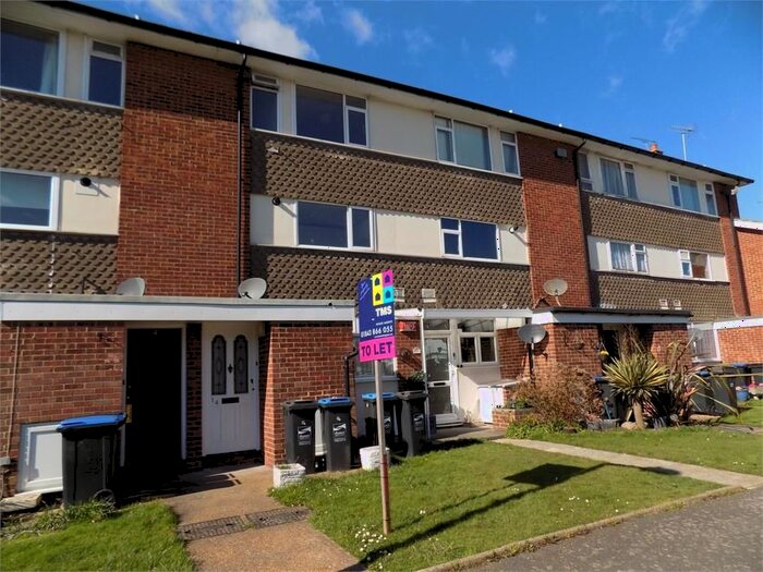 2 Bedroom Maisonette To Rent In Magdalen Court, Broadstairs, CT10