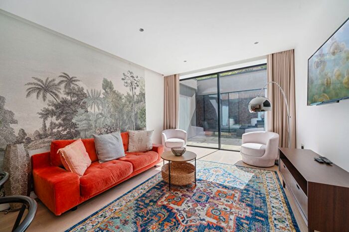 4 Bedroom Property To Rent In Highgate Road, London, NW5