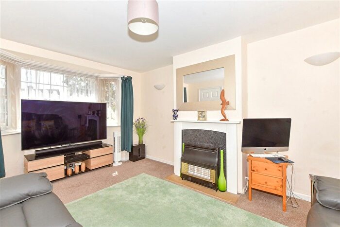 3 Bedroom Semi-Detached House For Sale In Redbridge Grove, Havant, Hampshire, PO9