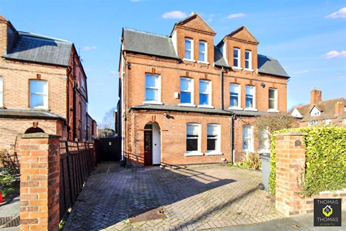 5 Bedroom Semi Detached House For Sale In Heathville Road, Kingsholm, GL1