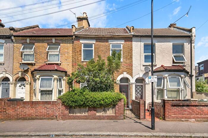 3 Bedroom Terraced House For Sale In Nutfield Road, London, E15