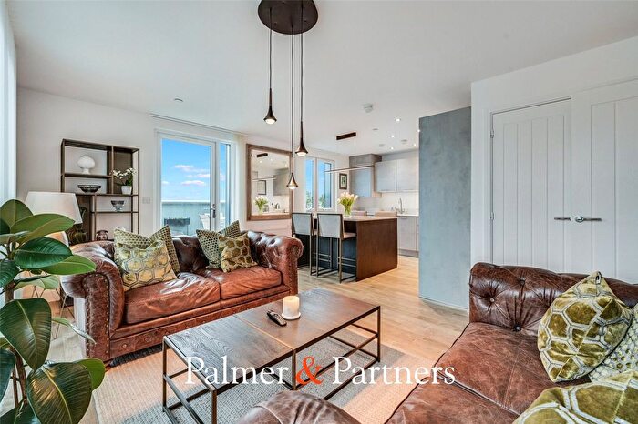 3 Bedroom Flat For Sale In Wharf Road, Chelmsford, Essex, CM2